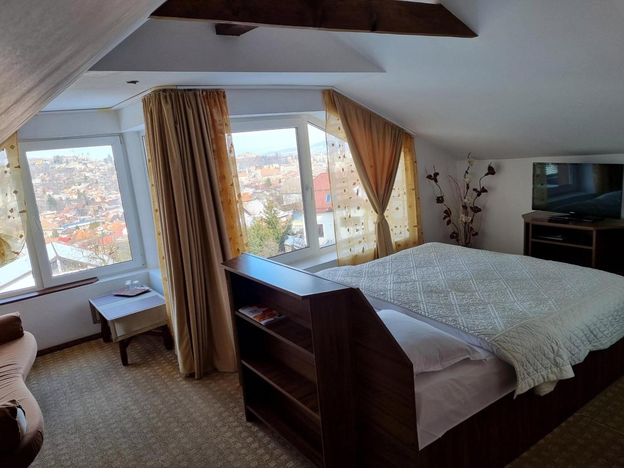 Casa Cristina Hotel Brasov Bagian luar foto